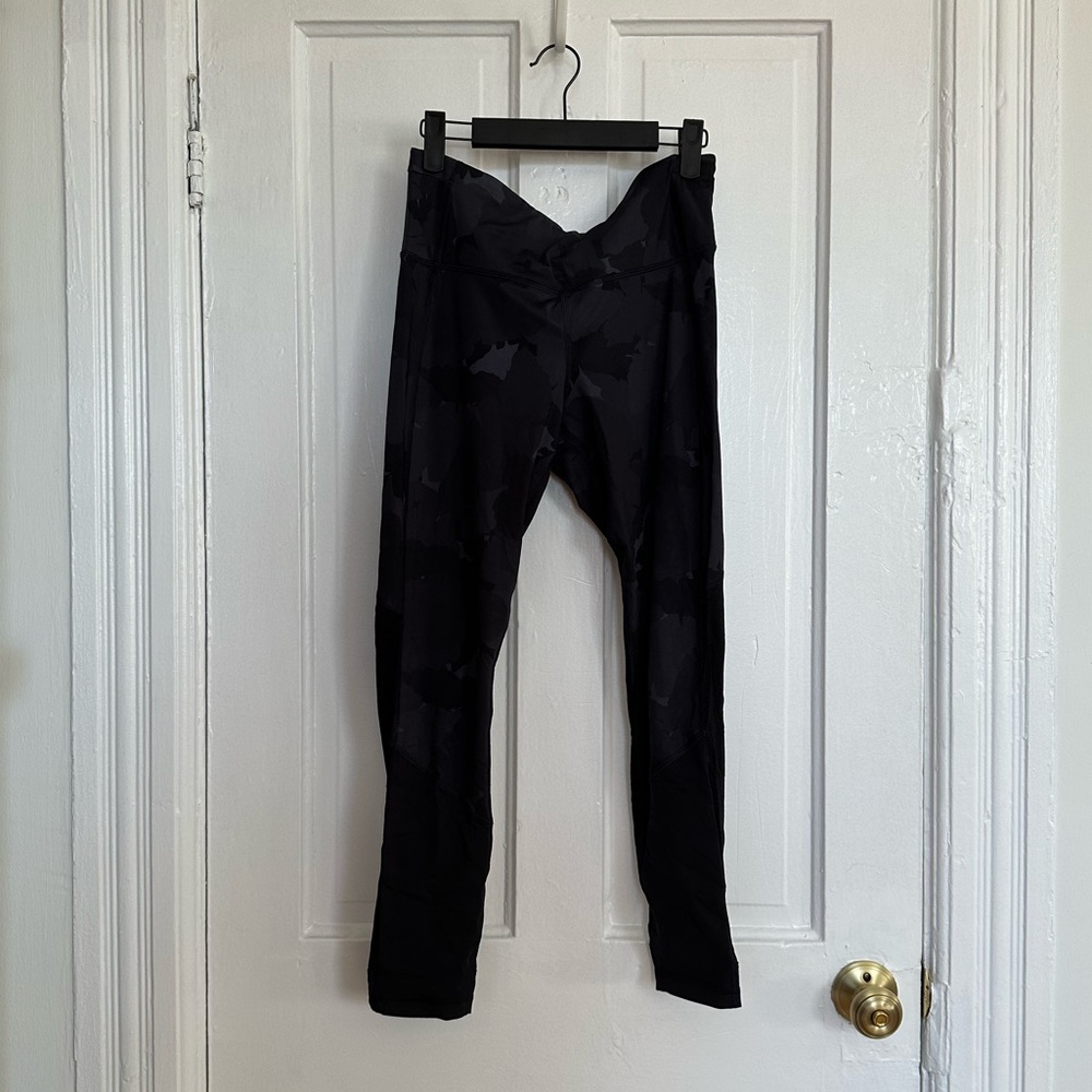 Lululemon Printed Mesh 7/8 Legging Pants